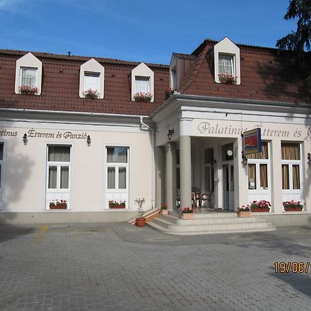 Goecsej Palatinus Etterem Es Panzio Aparthotel Zalaegerszeg Eksteriør bilde