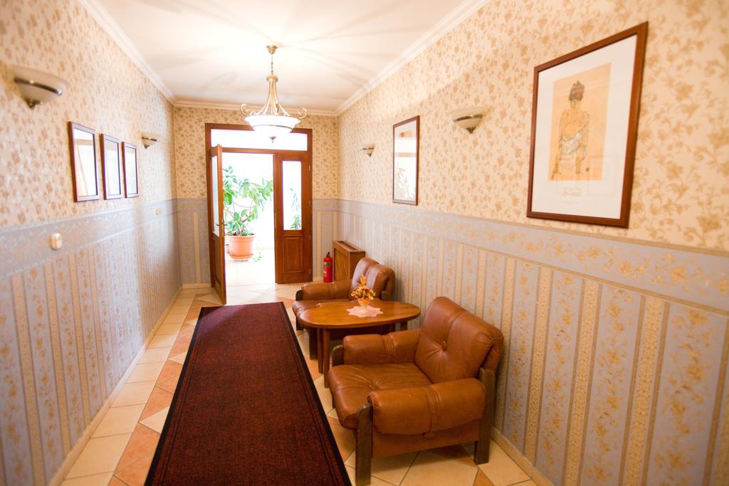Goecsej Palatinus Etterem Es Panzio Aparthotel Zalaegerszeg Rom bilde